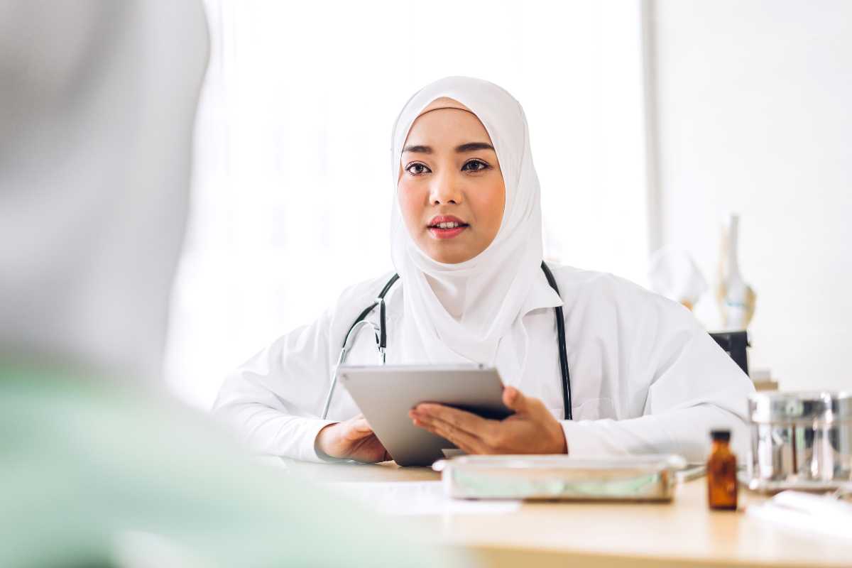 Can Muslim Nurses Care for Male Patients